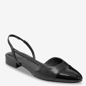 Marc Fisher Dela Flat